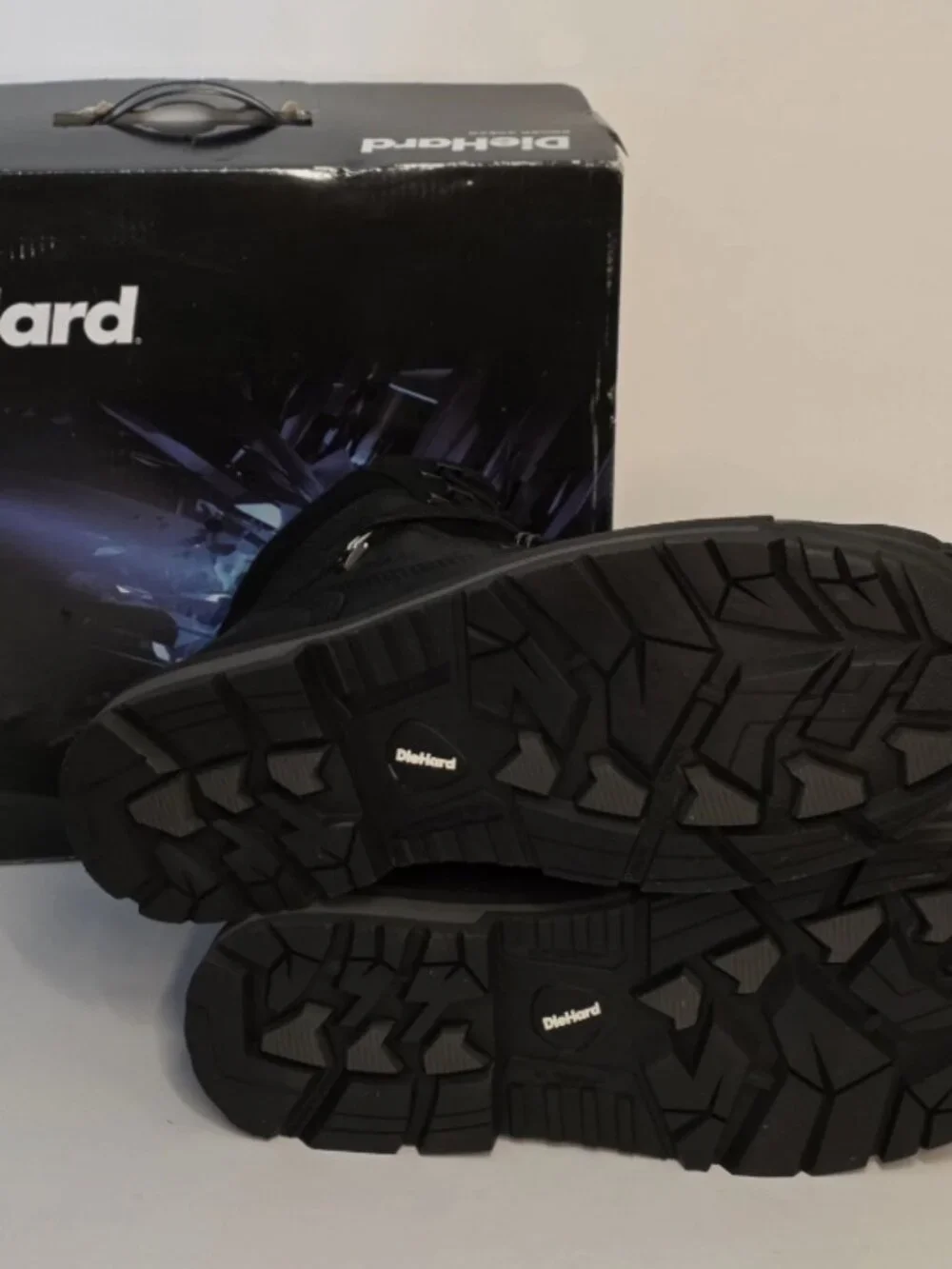 NEW DieHard Men's 6
